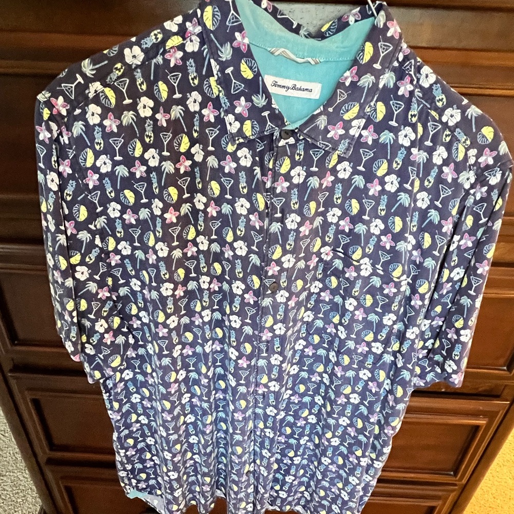 Short sleeve dress shirt.